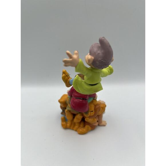 Vintage Snow White and the Seven Dwarfs Pyramid PVC Figure Special Addition - Picture 4 of 7